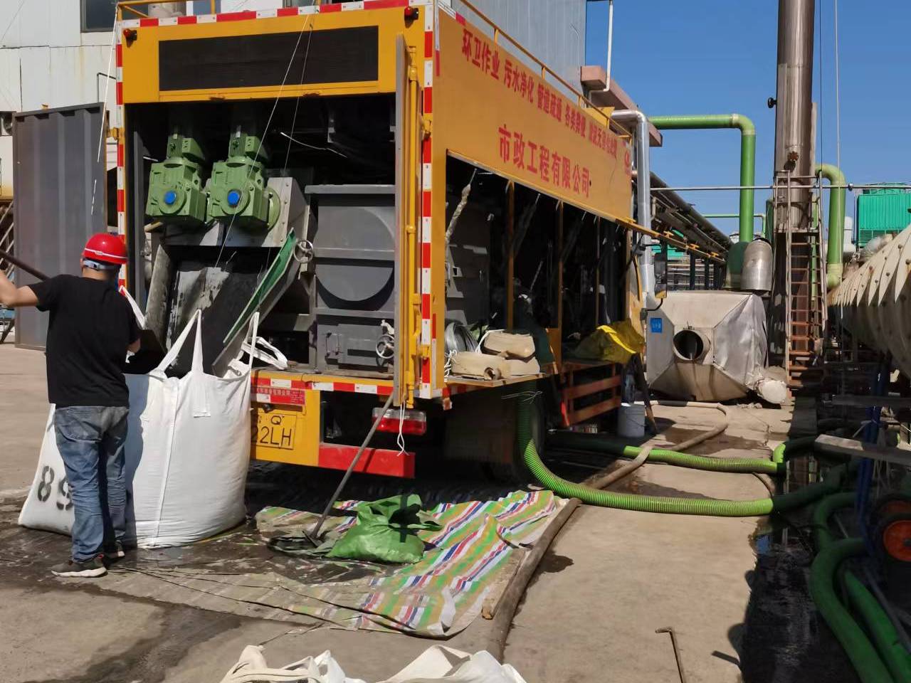 抱罗镇淤泥压干处理